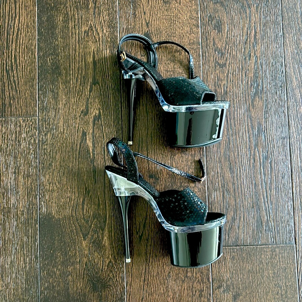 Pleaser stilletos
